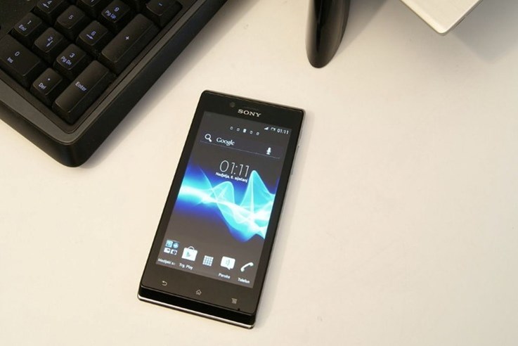 Sony Xperia J (6).jpg